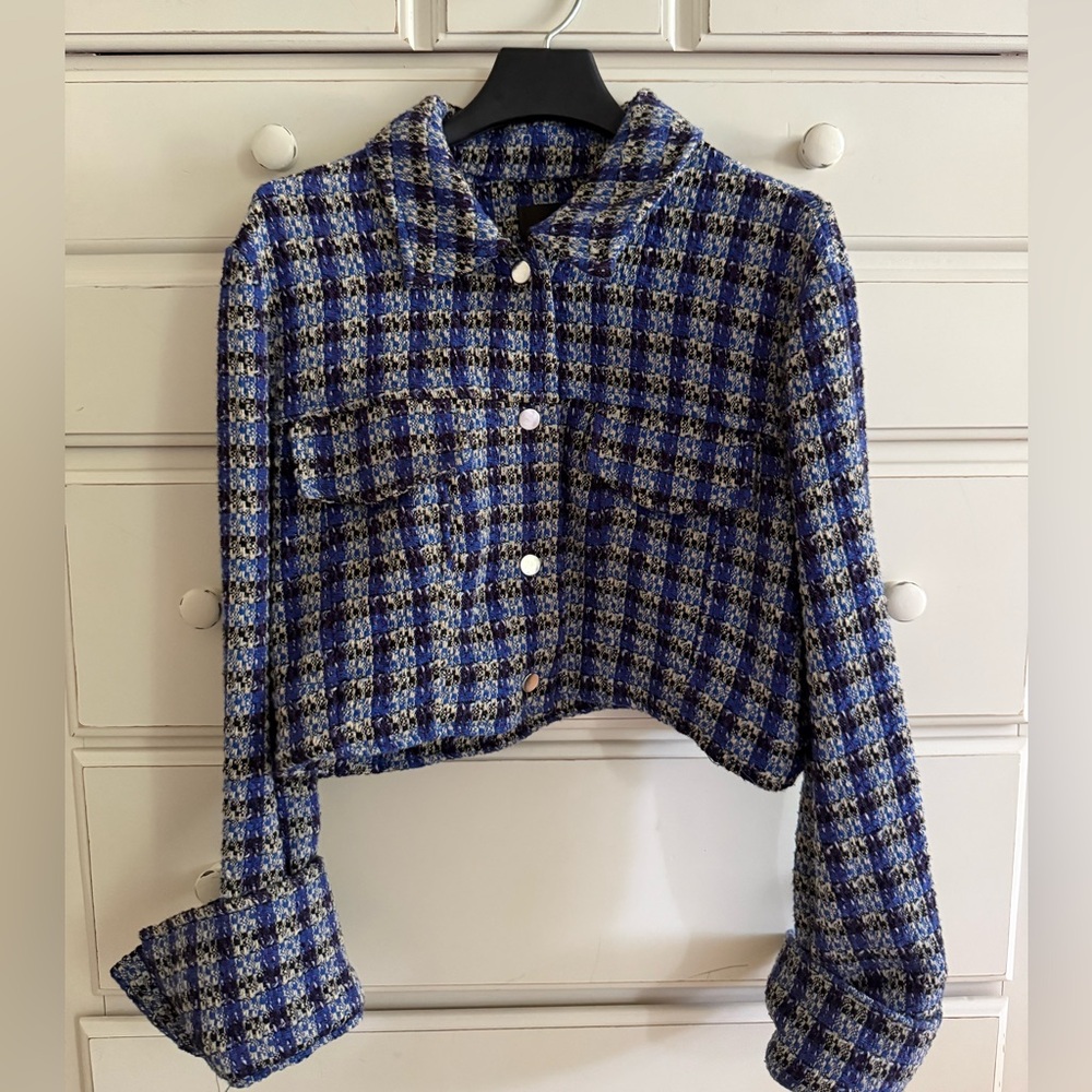 Zara Buttoned-up Crop Blazer